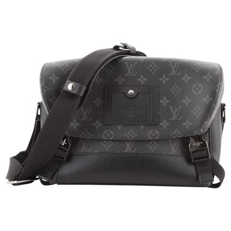 louis vuitton voyager messenger bag